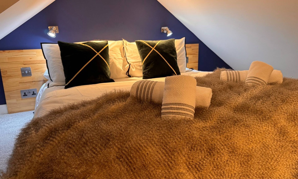 Holbrooks Cottage | Coventry Cozy Cottage