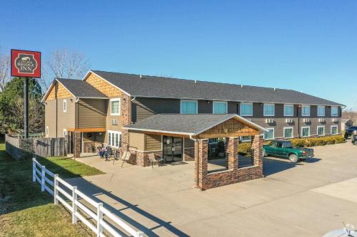 Winterset Hotel | Covered Bridge Inn