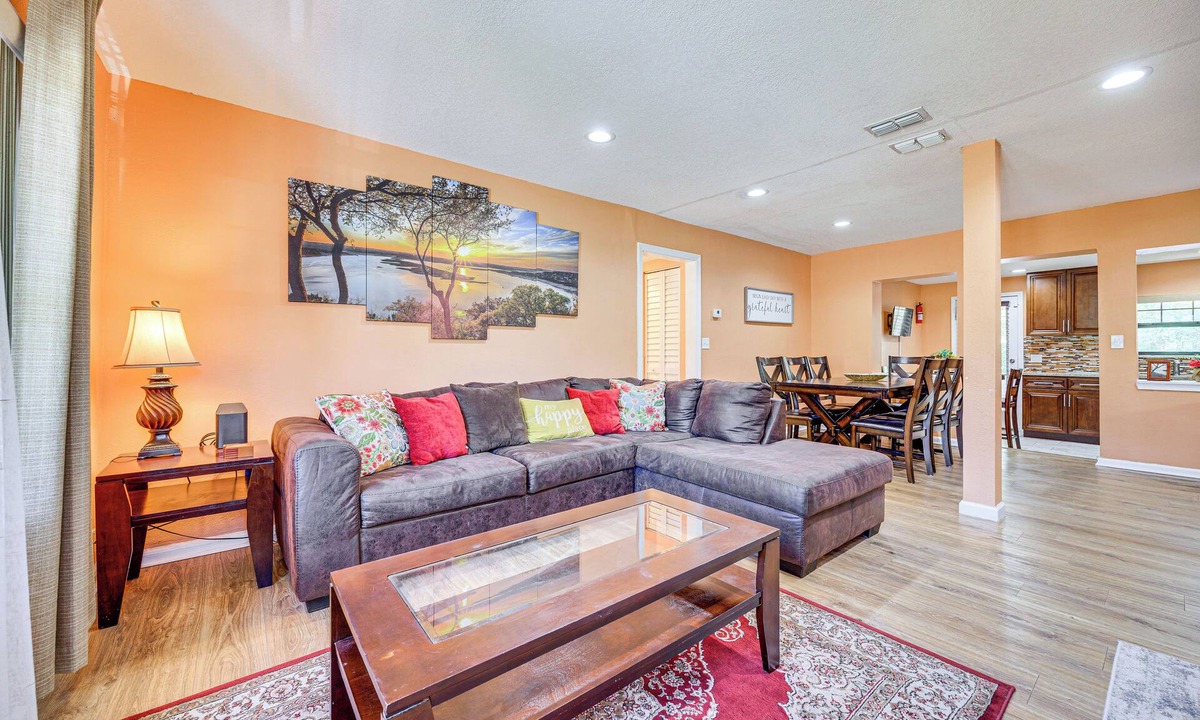Arlington House | Covered Deck, Large Yard! Pet-Friendly Jax Escape!