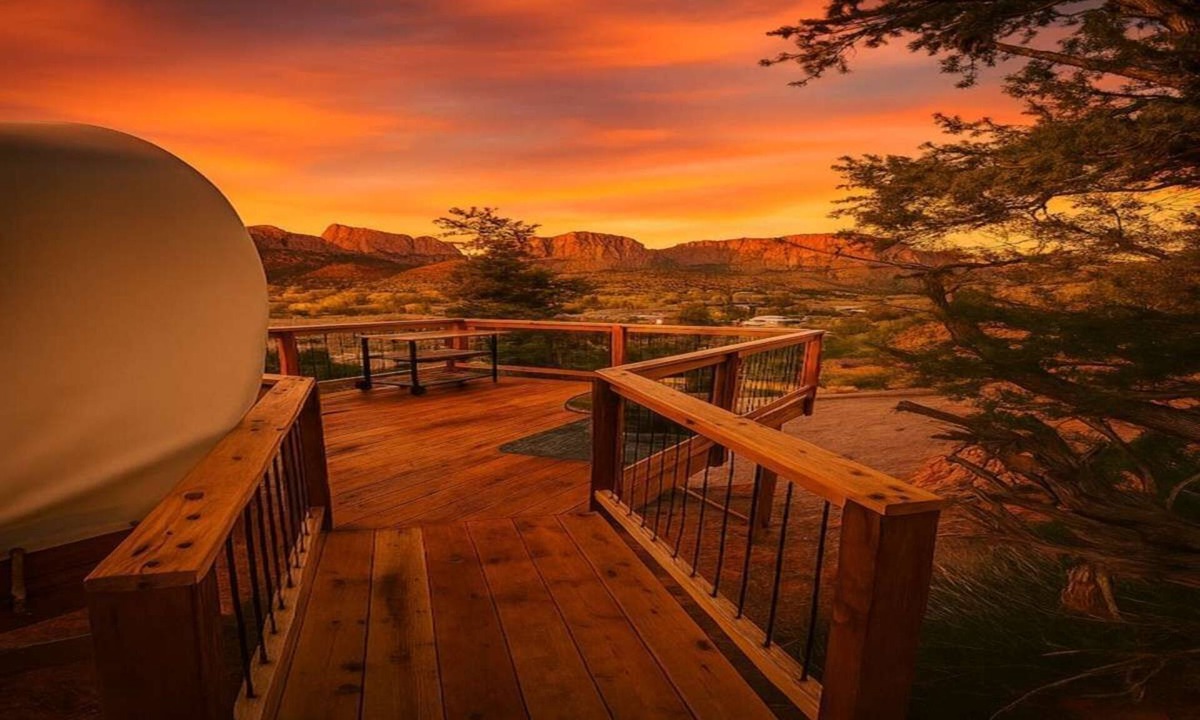 Hildale RV Rental | Covered Wagon w/Private Deck, Fire Pit, and Grill
