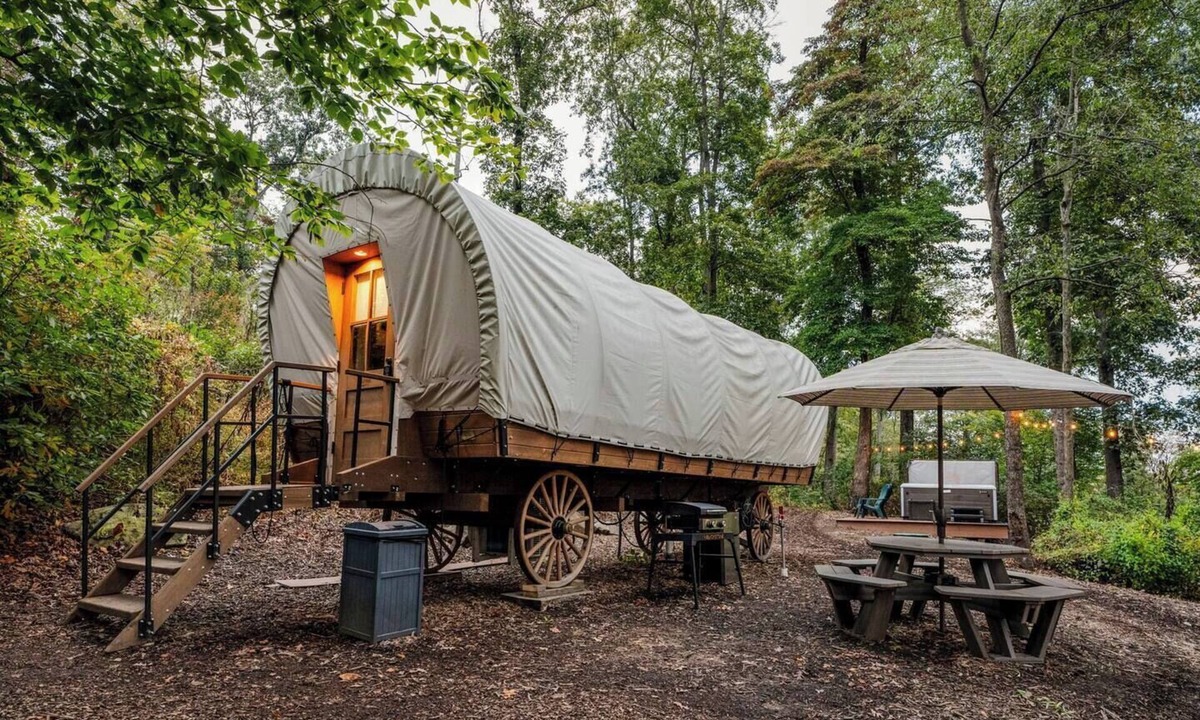 Strasburg Apartment | Covered Wagon with Salt Water Hot Tub