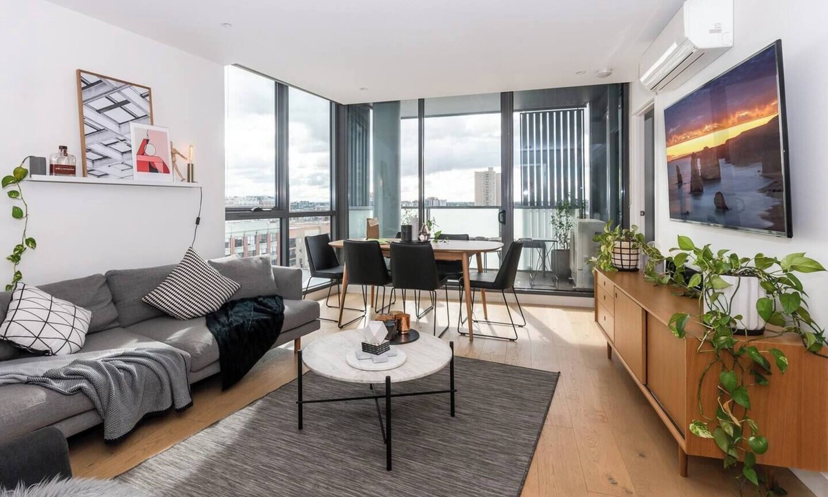Collingwood Apartment | Coveted Collingwood Balcony Hideaway with Views