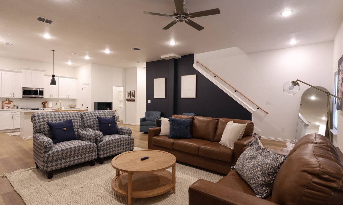 Arlington Condo | Cowboy's Condo/Steps to Stadium