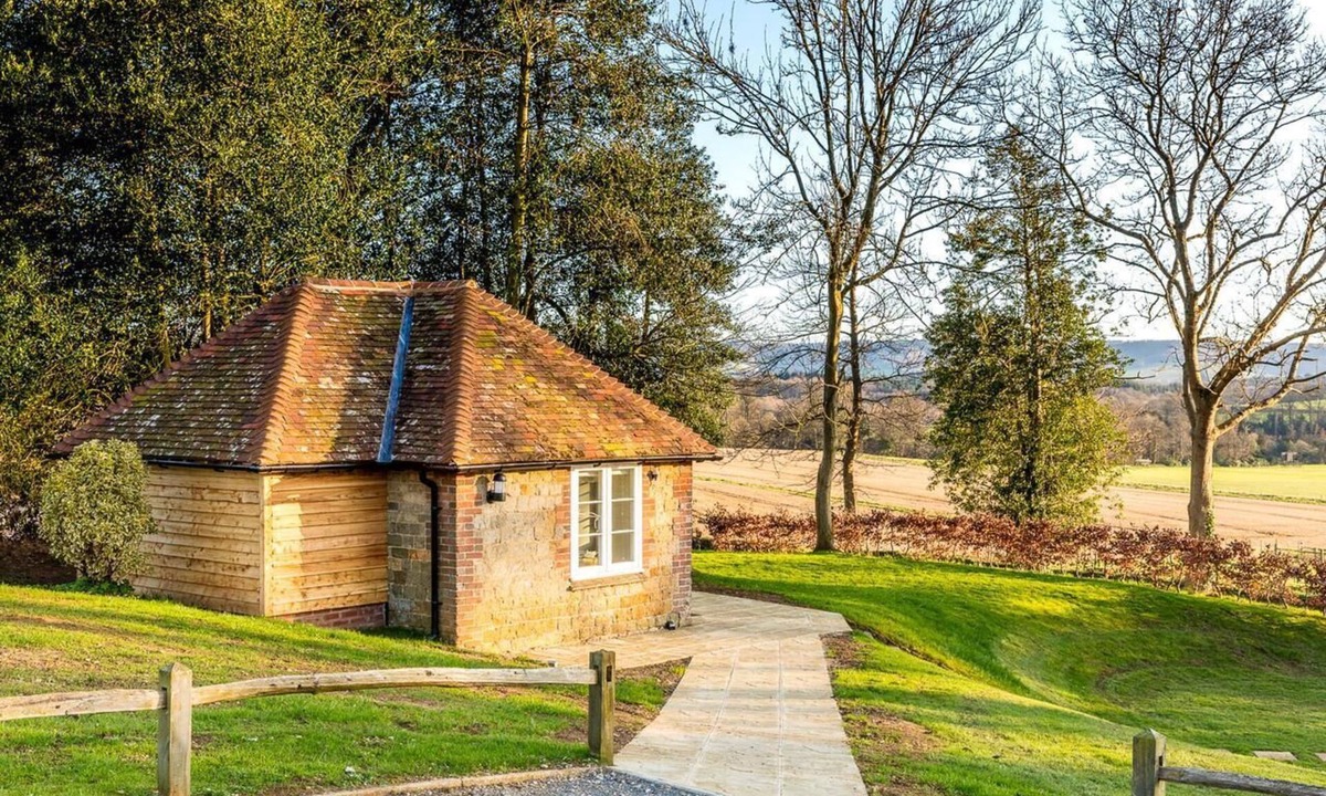 Easebourne Cabin | Cowdray Lodge