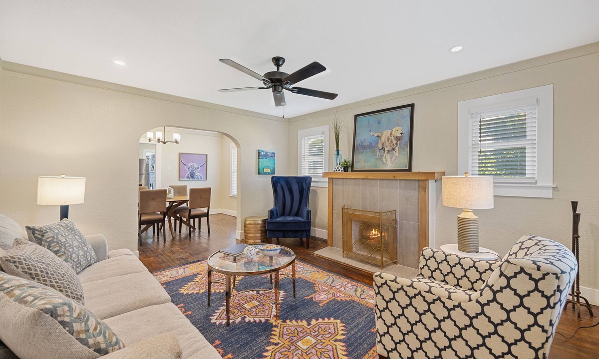 Fort Worth House | Cowtown Cozy Retreat