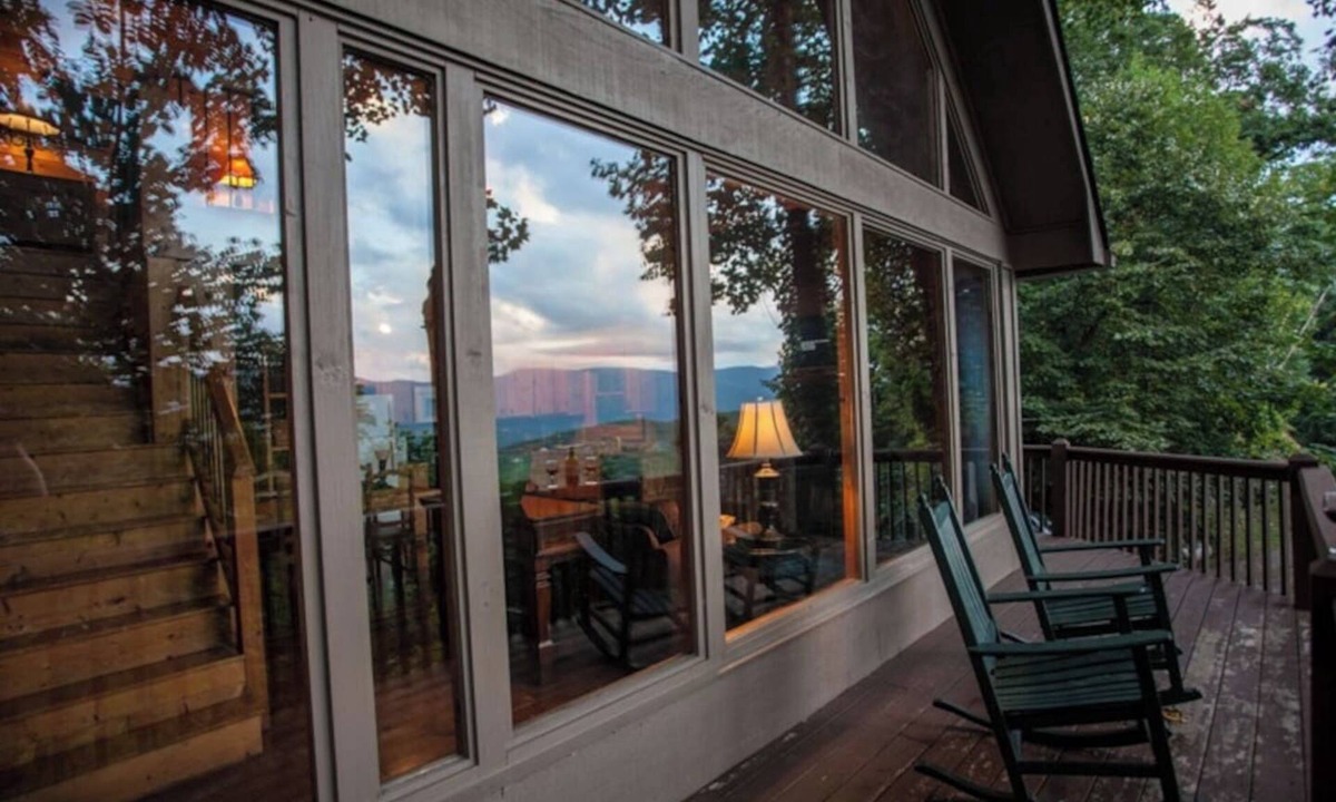 Chatsworth Cabin | Coyote Bluff Majestic Mountain Views