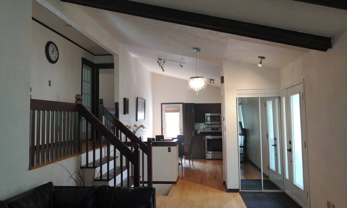 Saint-Bruno-de-Montarville House | Cozy 4-bdrm bungalow with fireplace in Saint-Bruno/National Park/Ski/Spa Forëna
