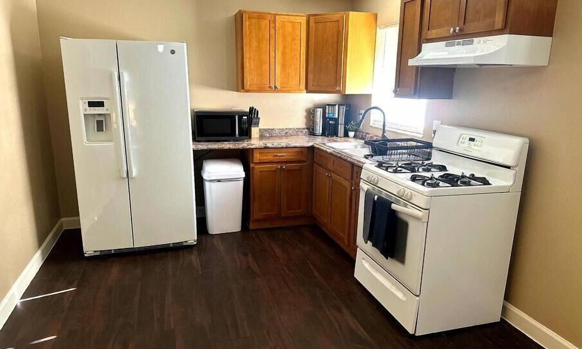 Lakeland Apartment | Cozy 1/1 full apartment