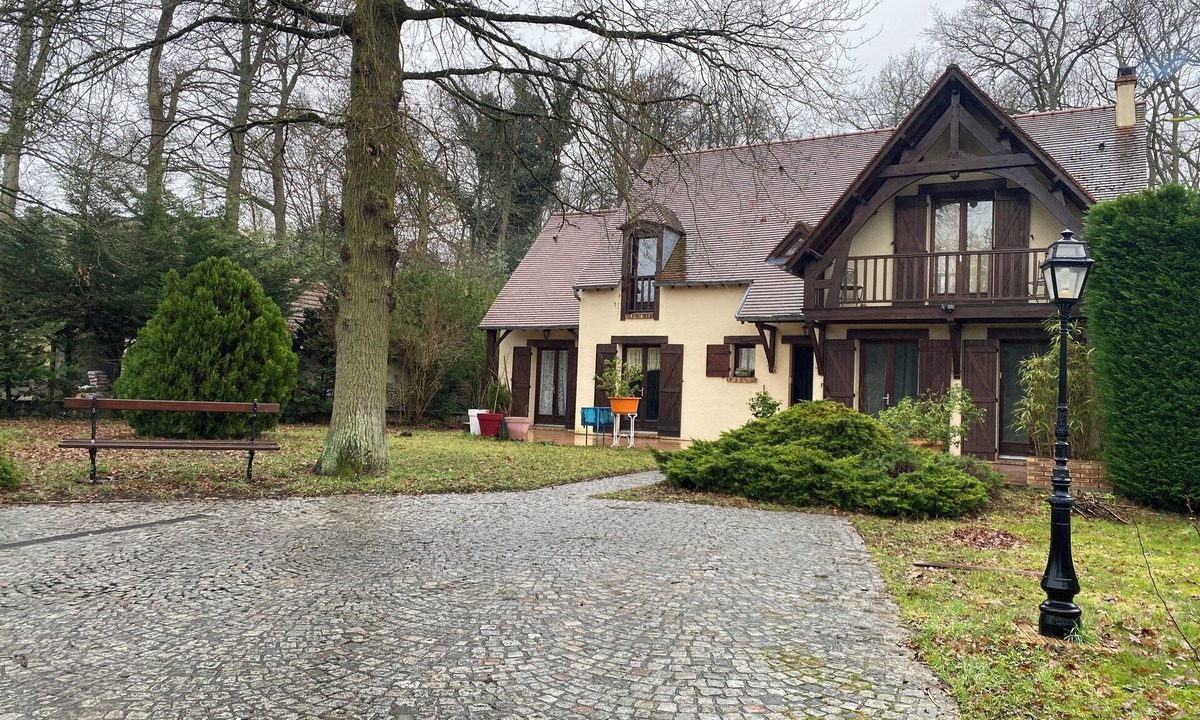 Villebon-sur-Yvette House | Cozy 1-bedroom house in amazing Villebon sur Yvette with AC