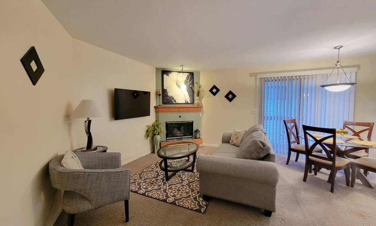 Englewood Condo | Cozy 1-bedroom condo with AC in tranquil Greenwood Village