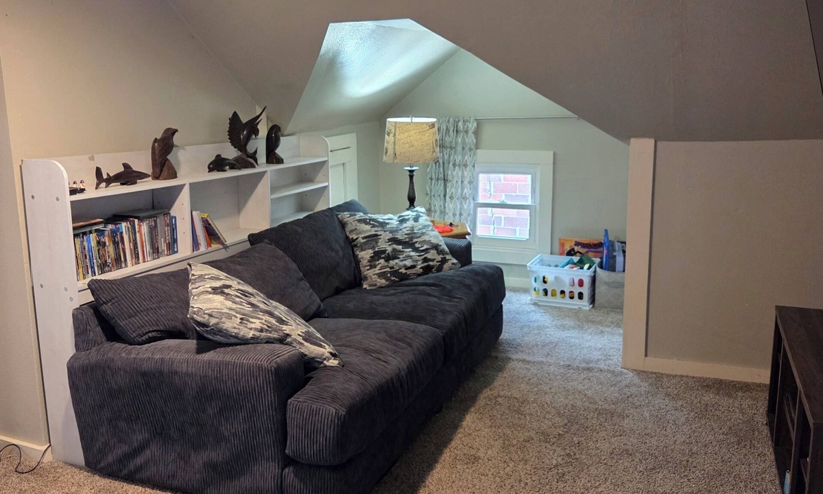 Mount Pleasant Apartment | Cozy 1-bedroom apartment in fantastic Mount Pleasant with AC