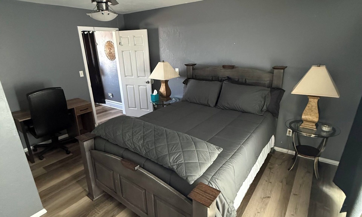 Midtown Apartment | Cozy 1-bedroom apartment in serene Oklahoma City with AC