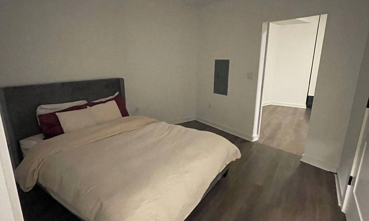 The Gulch Apartment | Cozy 1-bedroom apartment with Parking in The Gulch.