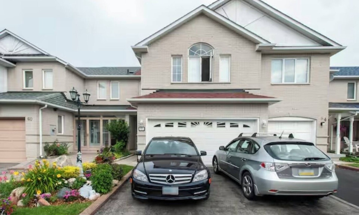 Scarborough Apartment | Cozy 1-bedroom apartment in beautiful Toronto area.Pet Friendly.