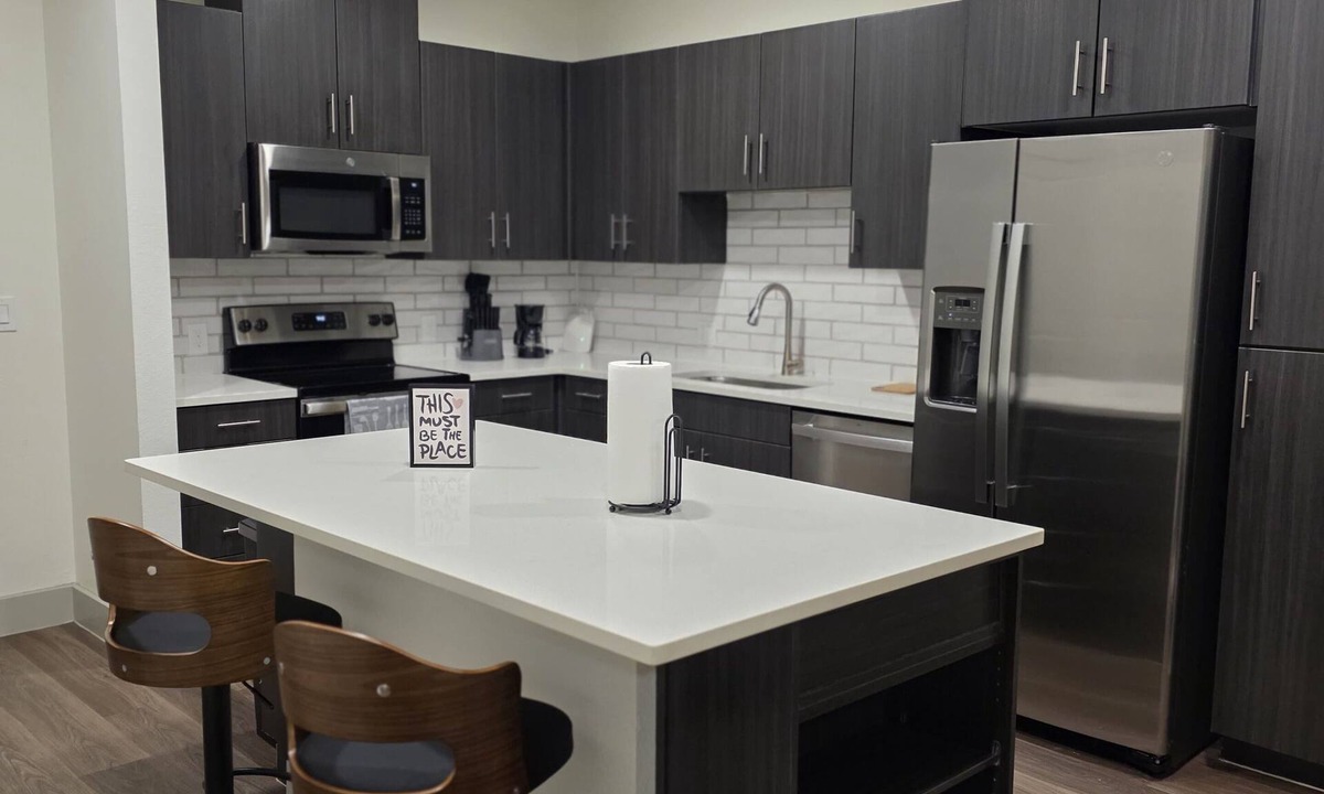 Addison Apartment | Cozy 1-bedroom apartment in charming Addison