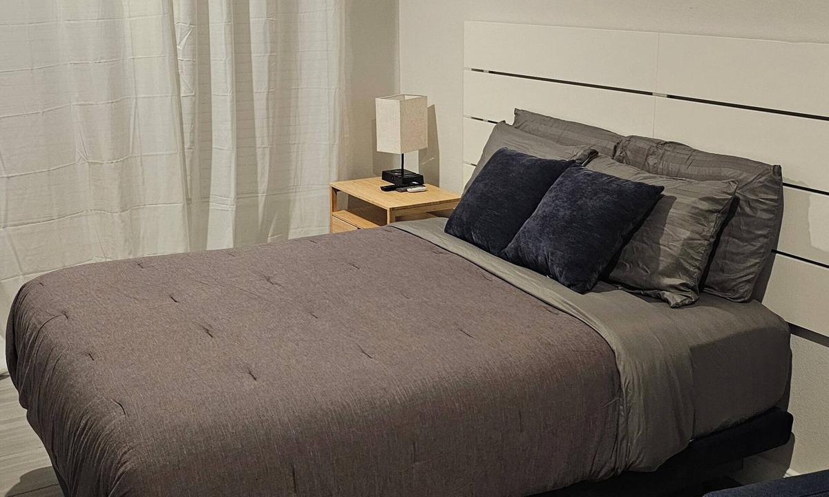 South Main House | Cozy 1-bedroom apartment in nice Houston with AC, WiFi
