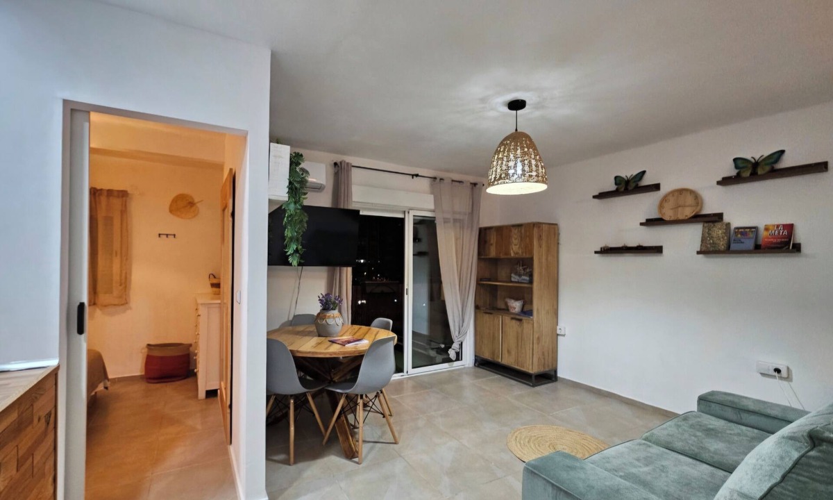 Playa Pobla de Farnals Apartment | Cozy 1-bedroom apartment in lovely VC with WiFi, fitness room