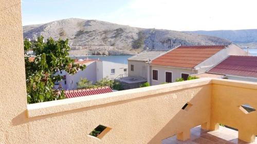 Metajna Apartment | Cozy 1 bedroom apartment with sea view