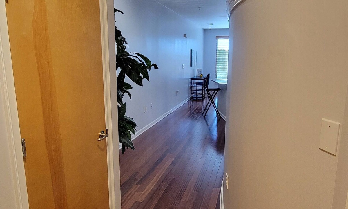 West End Condo | Cozy 1-bedroom condo 5 miles from Downtown Atlanta with WiFi and Fitness room