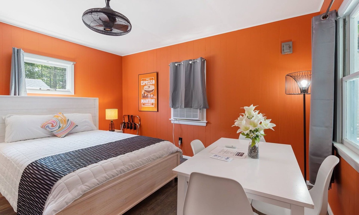 Wells Cabin | Cozy 1 Bedroom Cottage