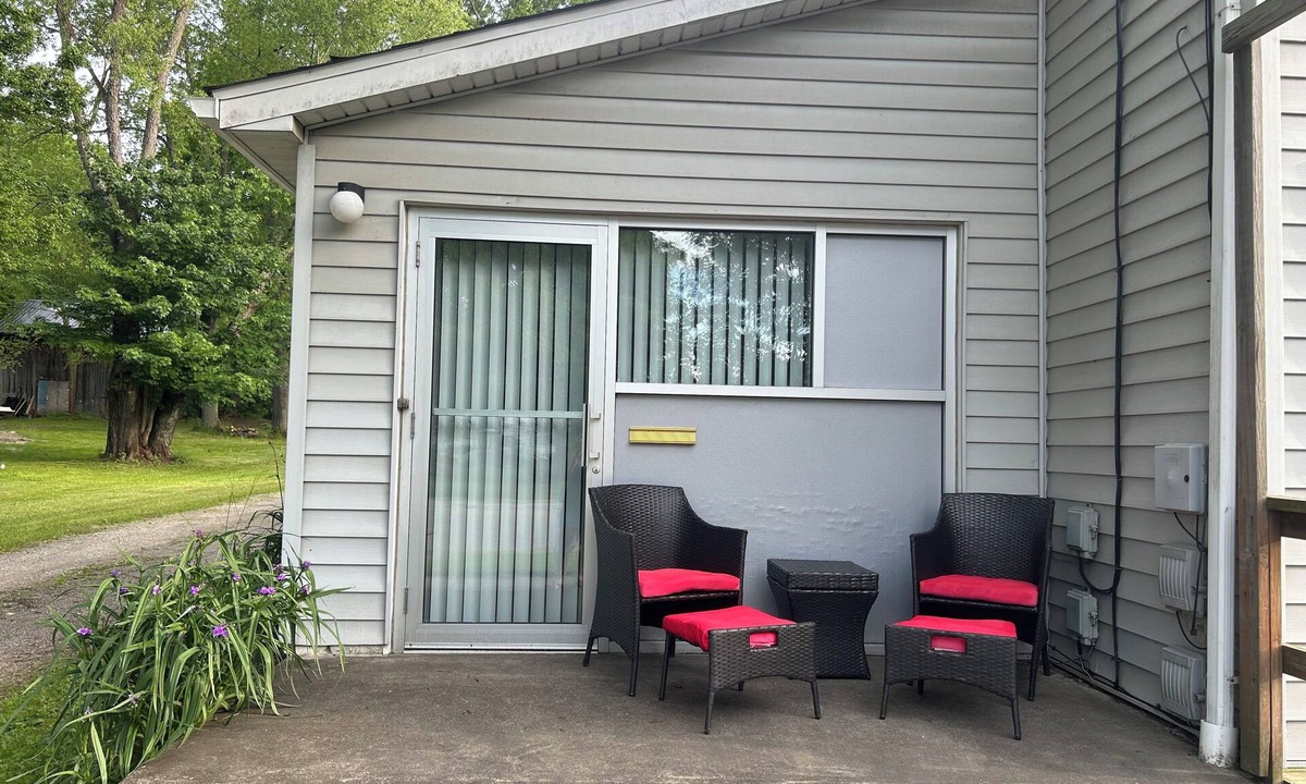 Venango Apartment | Cozy 1-bedroom creekside flat