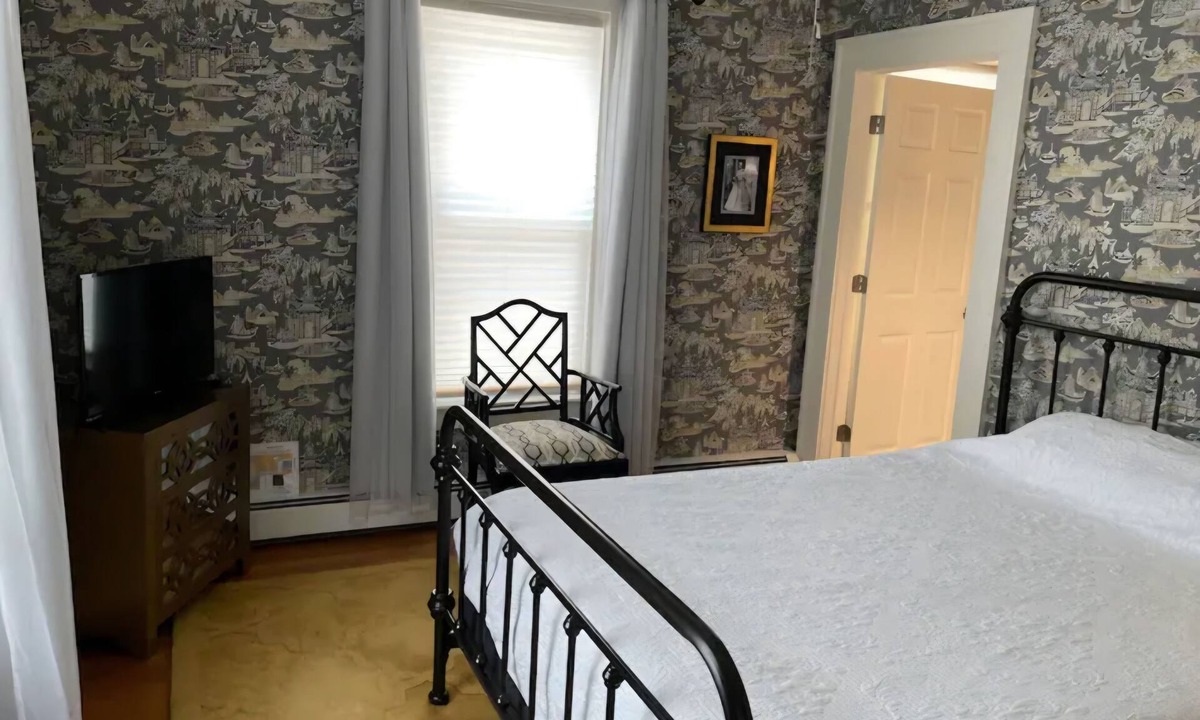 Westfield Bed & Breakfast | Cozy 1-bedroom lodging in Westfield's Historic YWCA -Queen size bed