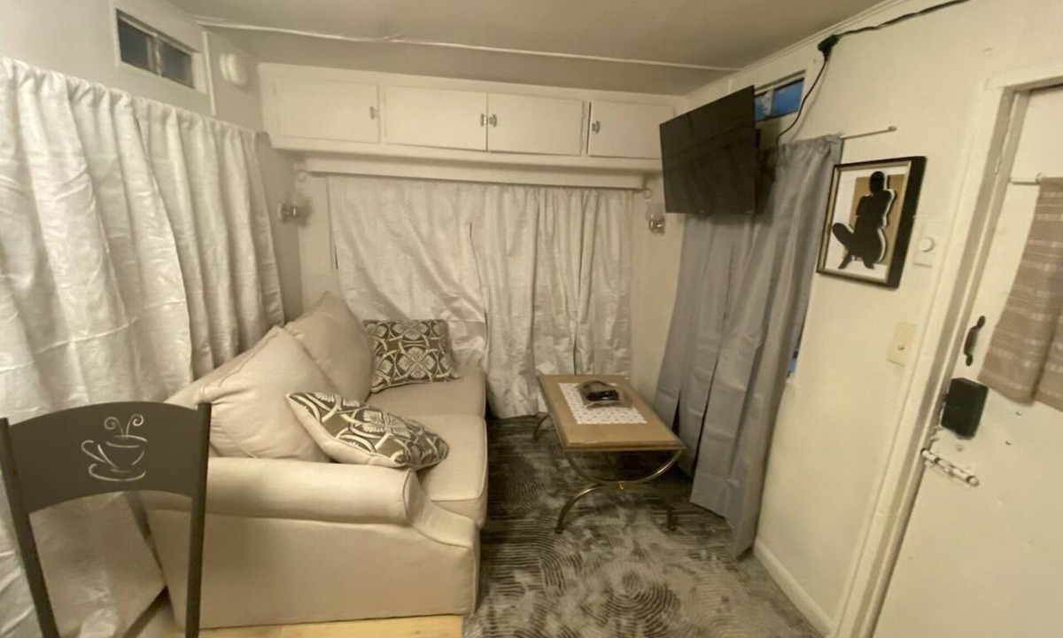 Tyrone House | Cozy 1-bedroom mobile home with WiFi, AC in charming Silver City