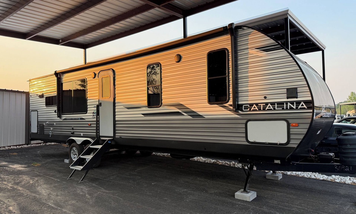 Flint House | Cozy 1-bedroom recreational vehicle in Flint, TX with AC