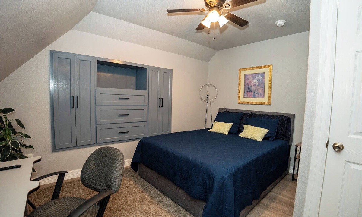 Iowa Colony Apartment | Cozy 1-Bedroom Studio in Soothing Arcola with High End Finishes