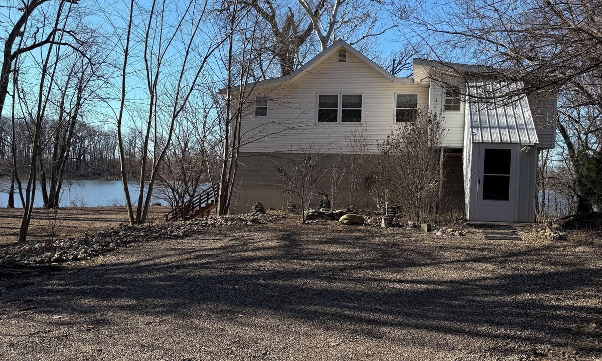 Quincy Cottage | Cozy 1 bedroom waterfront cottage