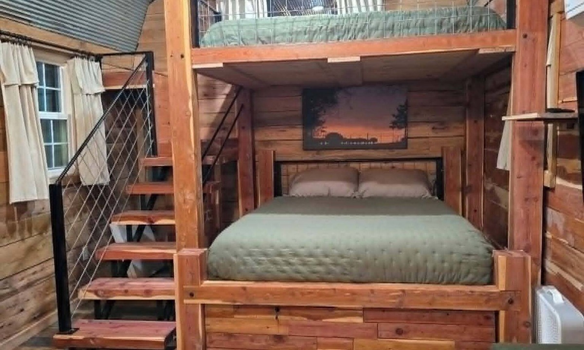 Marshall Cabin | Cozy 1-BR cabin w/Kid's Loft, & Hot Tub/Large Deck on Working Buffalo Farm