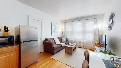 Commonwealth Apartment | Cozy 1B, Green Line, Boston Coll, Elev, Roof Deck