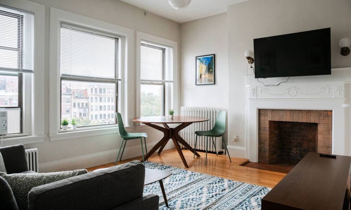 Fenway–Kenmore Apartment | Cozy 1BDR Close to Fenway!