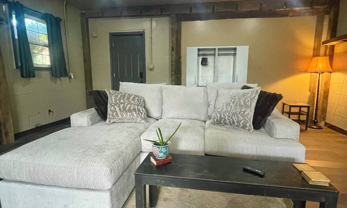 Indianapolis House | Cozy 1bed first floor renovated barn in safe neighborhood, 10 mins from downtown