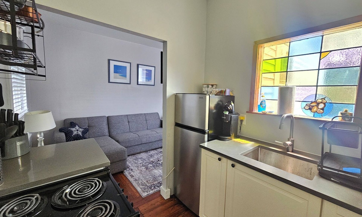 The Point Apartment | Cozy 1BR Apartment- Walk to Thames