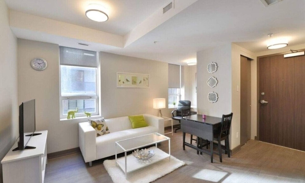 Centretown Apartment | Cozy 1BR Apt with Skyline Views near Peace Tower