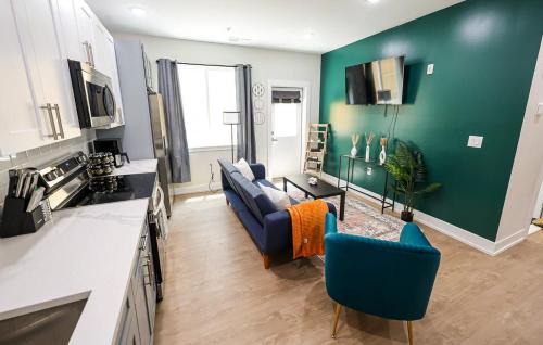 Mantua Apartment | Cozy 1BR King Bed Kitchen Washer & Dryer