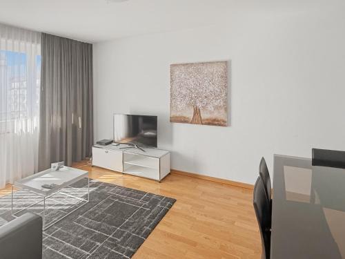 Muhlebach Apartment | Cozy 1BR near lake with balcony - Mill 422