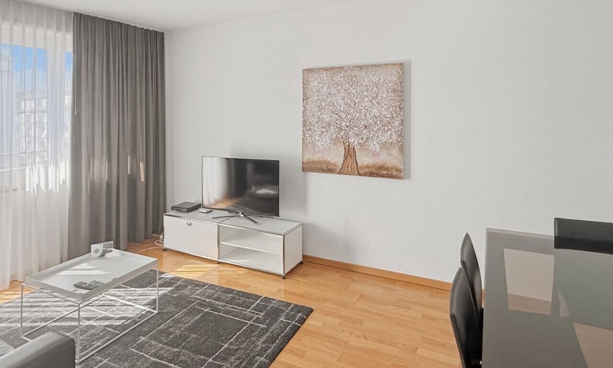 Muhlebach Apartment | Cozy 1BR near lake with balcony (Mill 4.22)