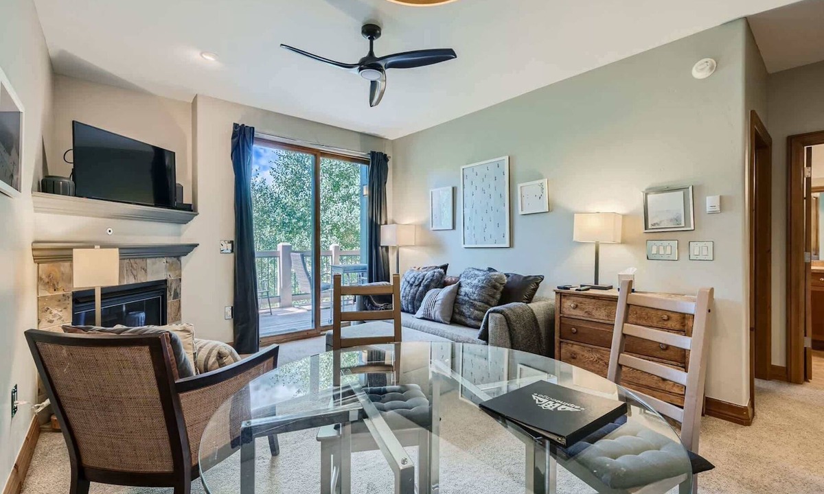 The Highlands House | Cozy 1BR Near Trails w/Shuttle to Slopes and Town