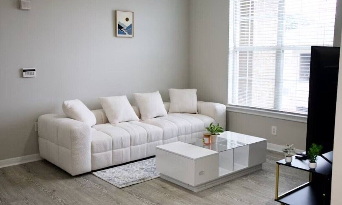 Egypt Apartment | Cozy 1BR Retreat – Near Dining & Shopping