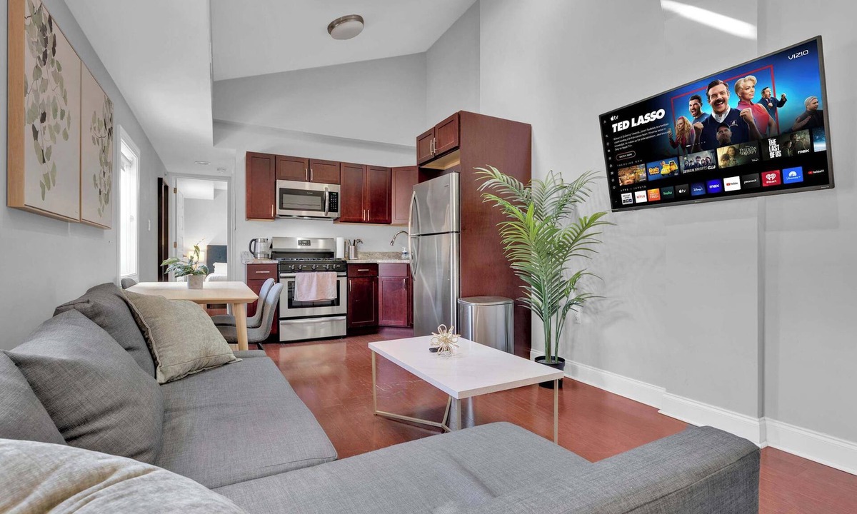 Southwark Apartment | Cozy 1BR Retreat | Sleeps 4 | by Independence Hall