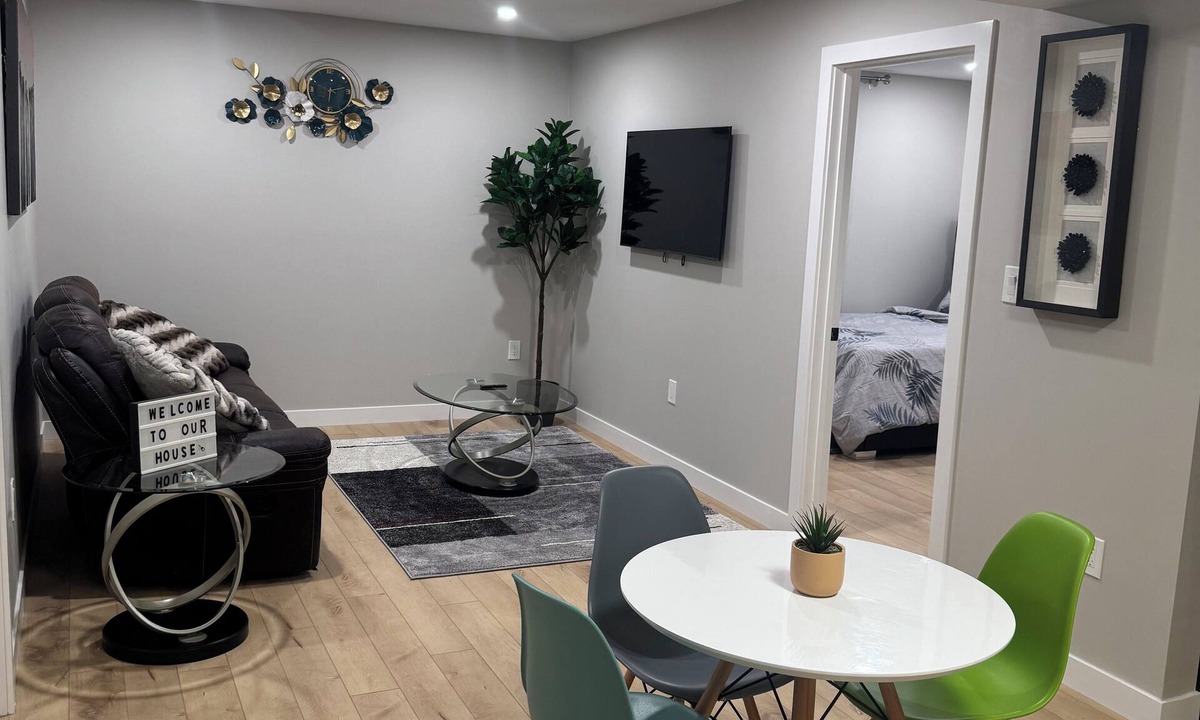 Fort Gary Apartment | Cozy 1BR Suite at Winnipeg South