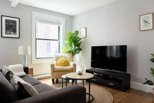Theatre District Apartment | Cozy 1br Walk anywhere