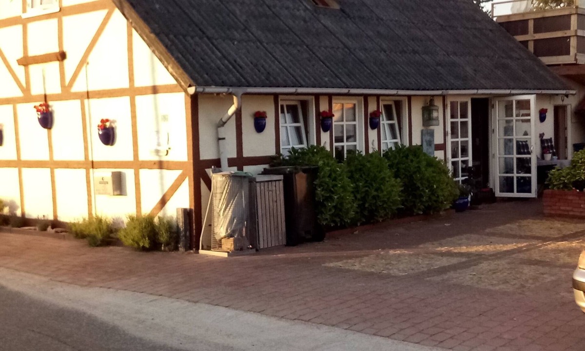 Sillerslev Apartment | Cozy 1st floor flat with own entrance. 150 m. to the harbor & beach. Wi-fi