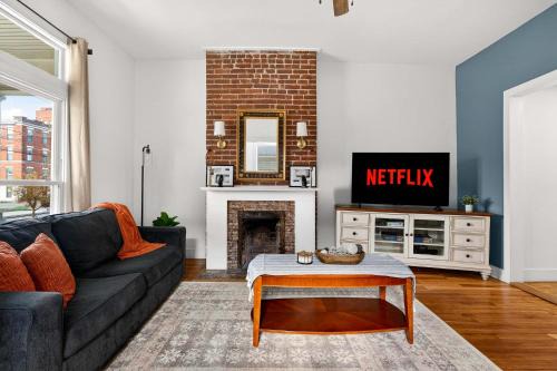 Shelby Park Apartment | Cozy 1st-Floor Flat 2BR Backyard Free Parking
