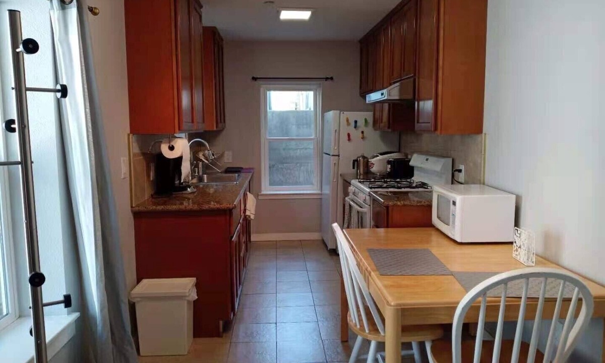 Albany Condo | Cozy 2/2 Albany Condo