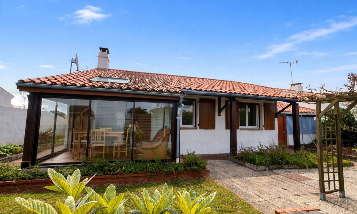 Saint-Jean-de-Monts House | Cozy 2-Bedroom House, Close to Beach & Shops, Sleeps 4
