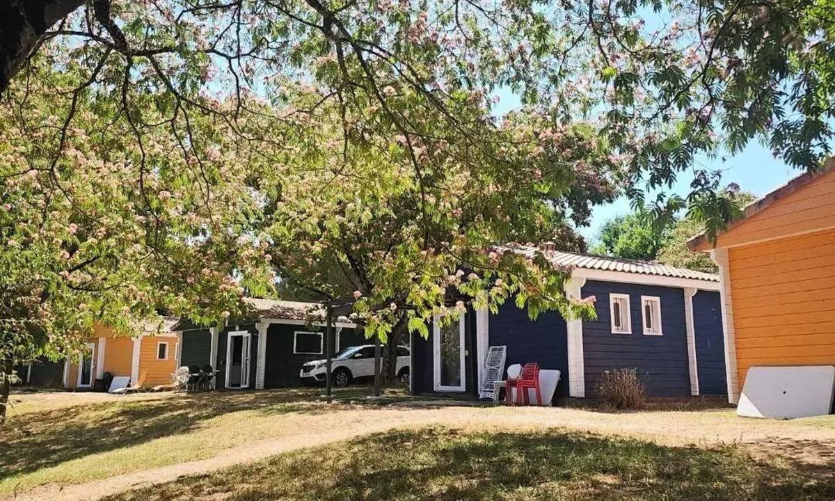 Vouneuil-sur-Vienne House | Cozy 2-bedroom chalet sleeps 6