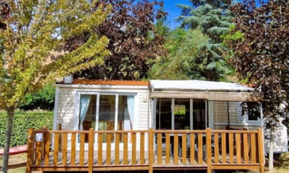 Espira-de-Conflent Ski Chalet | Cozy 2-Bedroom Chalet with Terrace, Espira-de-Conflent